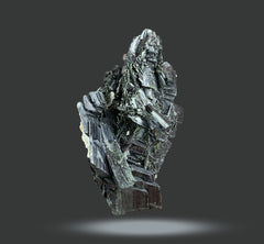 Natural Epidote Crystals from Pakistan