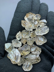 Petroleum Quartz Crystals Fluorescent Lot from Pakistan – 75 g