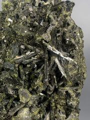 Epidote Specimen from Skardu, Pakistan – 1,015 g