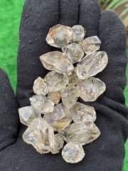 Petroleum Quartz Crystals Fluorescent Lot from Pakistan – 75 g