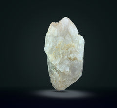 Natural Clear Quartz Crystal from Pakistan