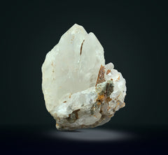 Natural Clear Quartz Crystal from Pakistan