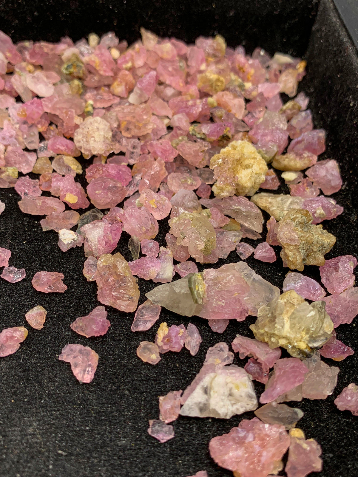 Rose Quartz Rough Minerals from Afghanistan – 67 g