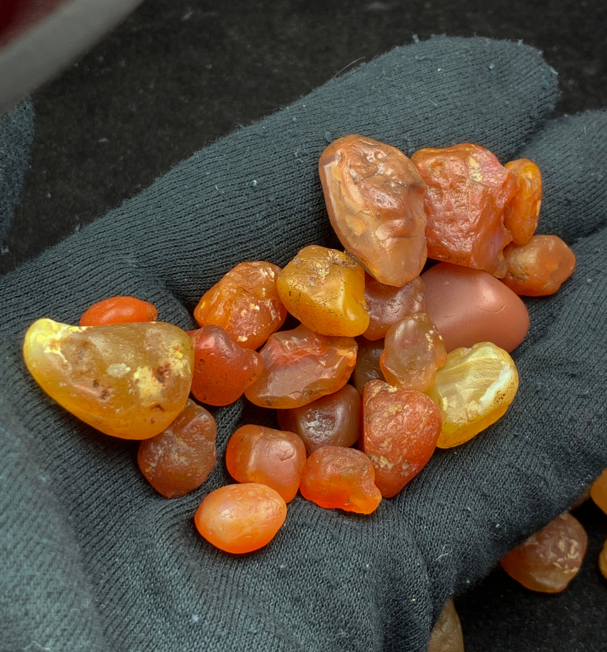 Agate Quartz from Pakistan – 265 g Rough Agate Crystal Lot