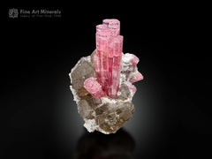 Tourmaline rose avec quartz et albite – Afghanistan